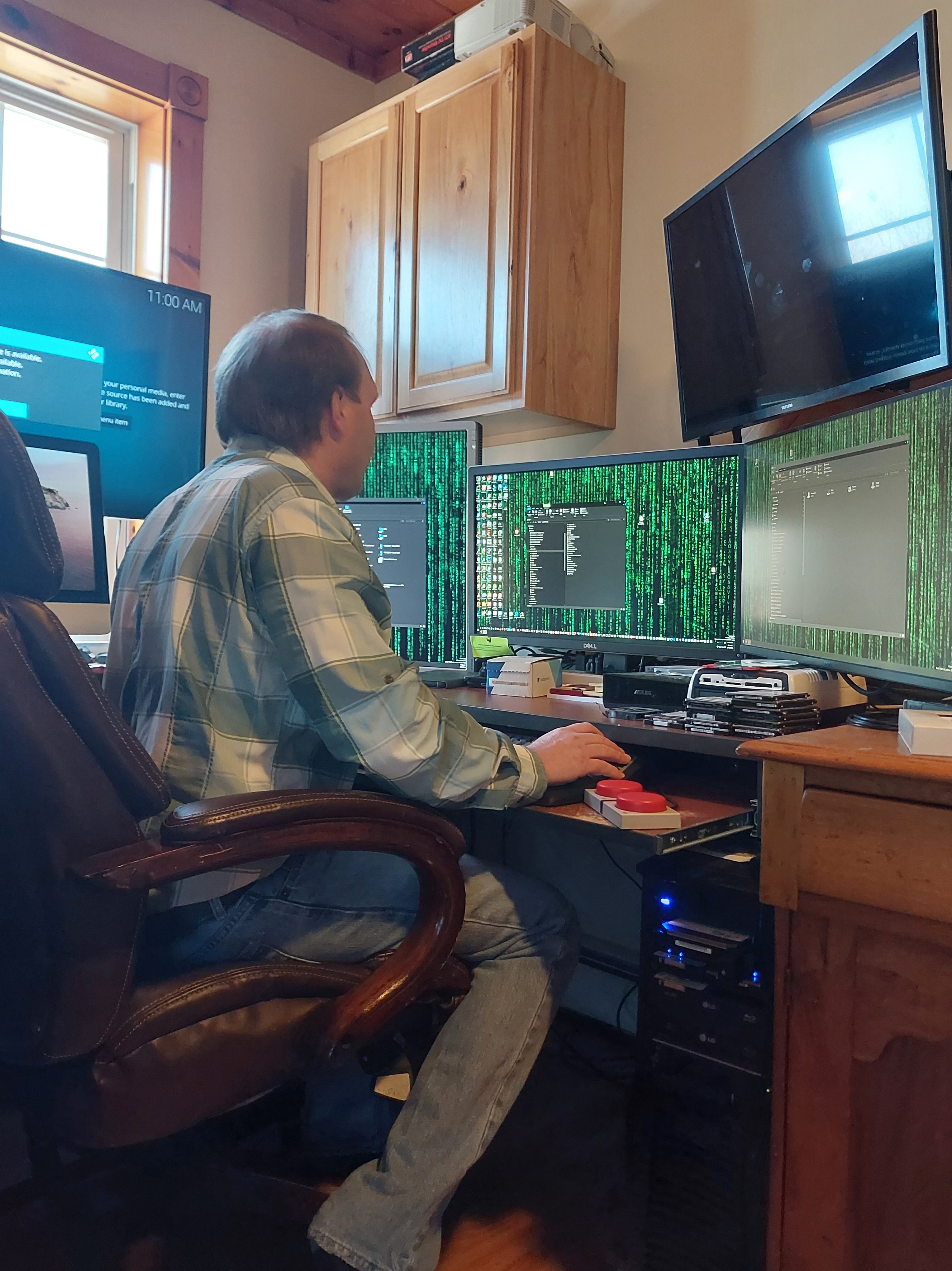 Mike Hutchins of Hole In One Computers